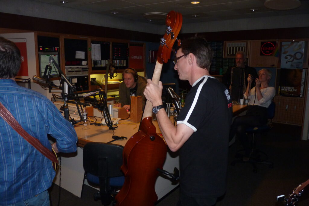 Im Radiostudio des RAS 2 in Island