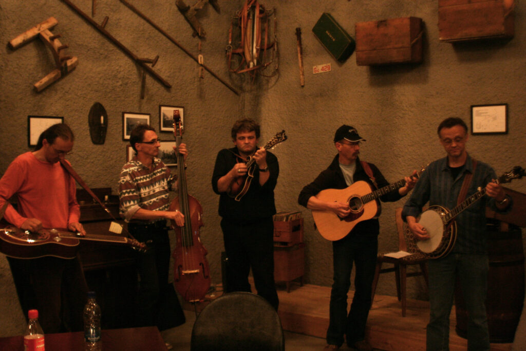 Bluegrass Gang im Hjalli Kjós Island